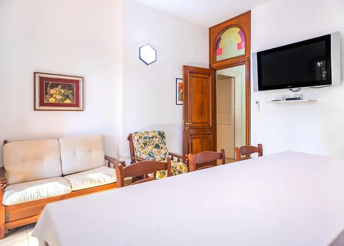 Pinewood Villa